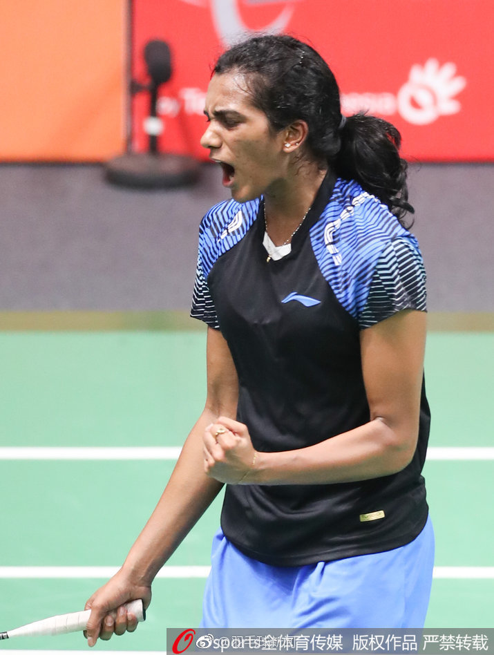 泰国羽毛球队爆冷印尼羽毛球队，辛杜高光表现