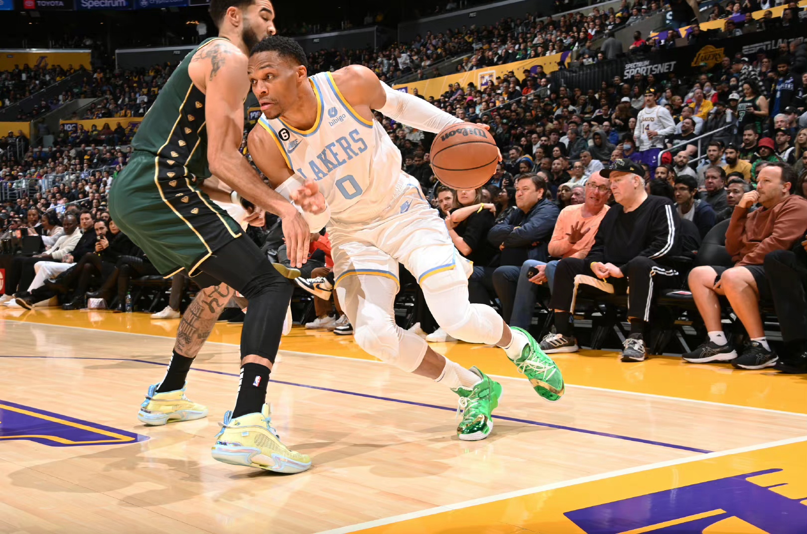 奇才碾压德国男篮，威斯布鲁克统治全场