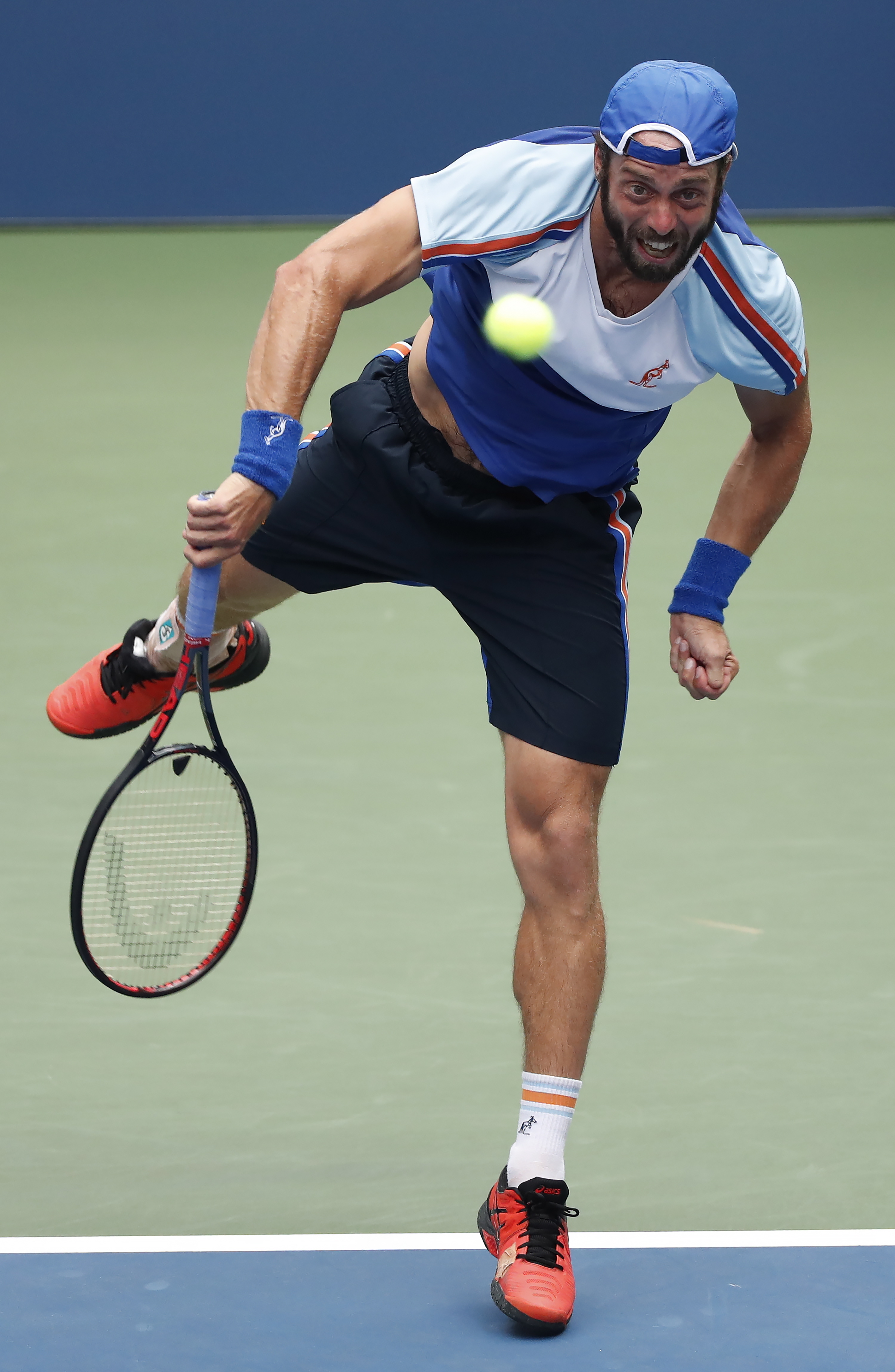 关于西班牙网球队绝地反击英国网球队，瓦林卡惊艳世界的信息