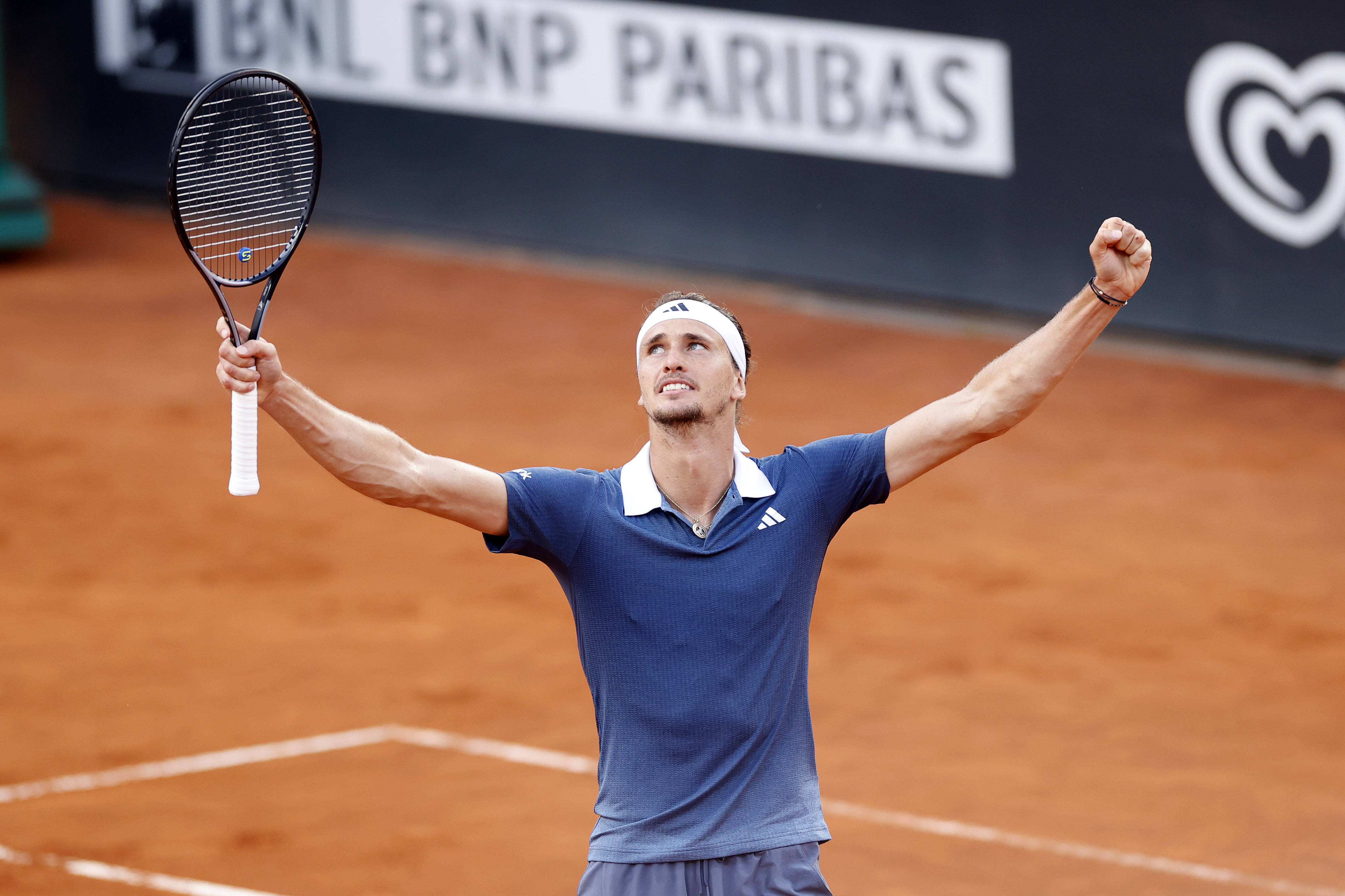 美国网球队血洗欧洲网球队,兹维列夫三分雨点燃全场 美国网球队血洗欧洲网球队,兹维列夫三分雨点燃全场