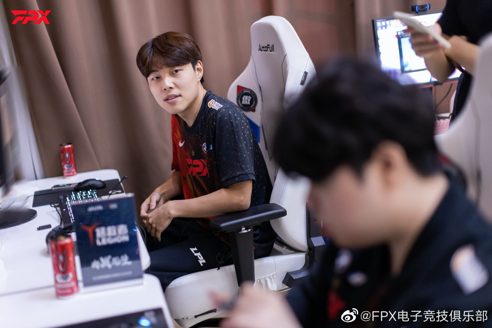 WBG险胜LGD，Clid三分雨点燃全场