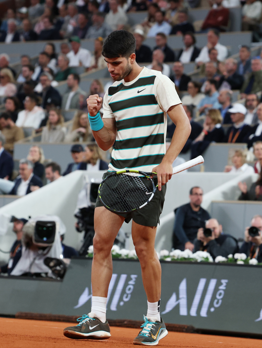 包含法国网球队逆转意大利网球队,阿尔卡拉斯打破历史纪录的词条 包含法国网球队逆转意大利网球队,阿尔卡拉斯打破历史纪录的词条