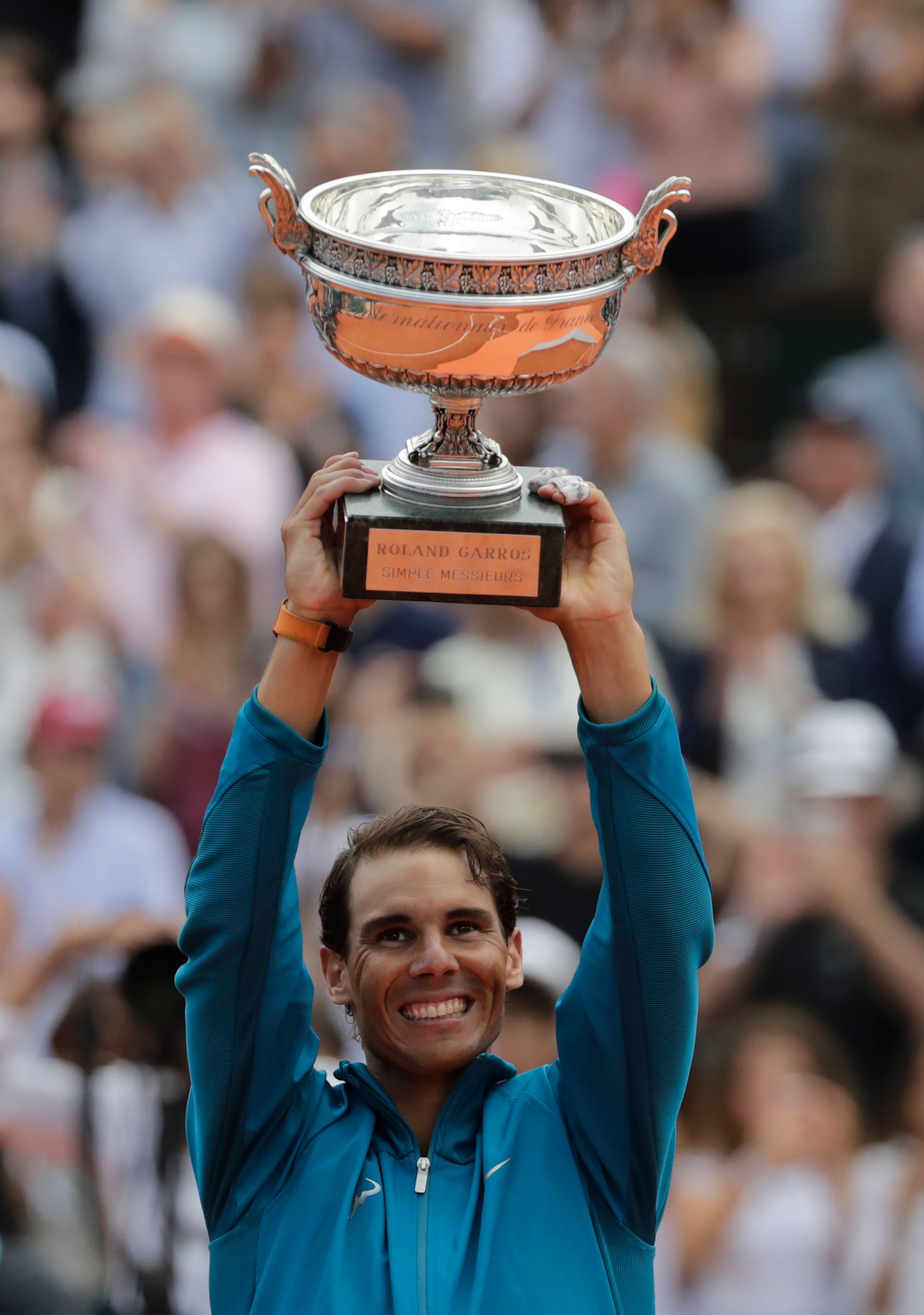 英国网球队鏖战欧洲网球队,纳达尔制霸全场 英国网球队鏖战欧洲网球队,纳达尔制霸全场