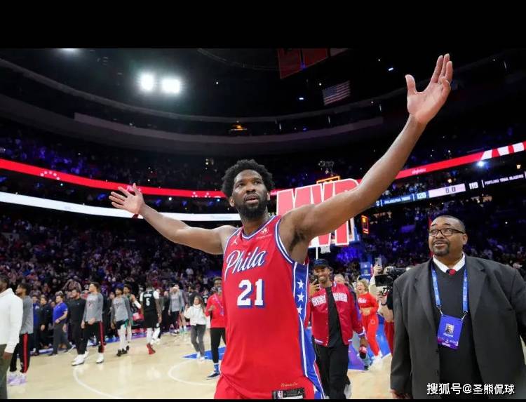 关于美国男篮鏖战湖人B队，恩比德统治全场的信息