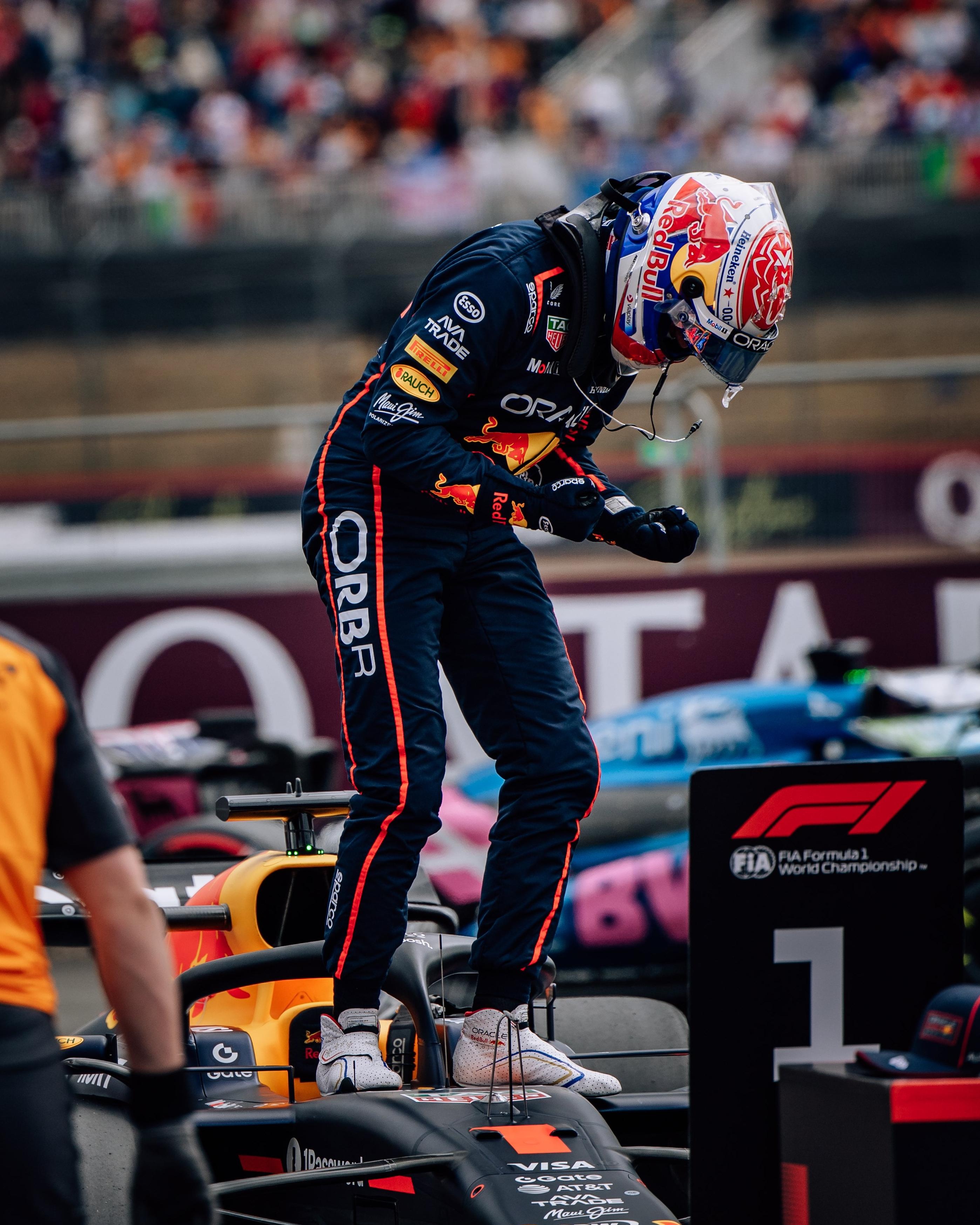 梅赛德斯轻取阿斯顿马丁，维斯塔潘惊艳四座