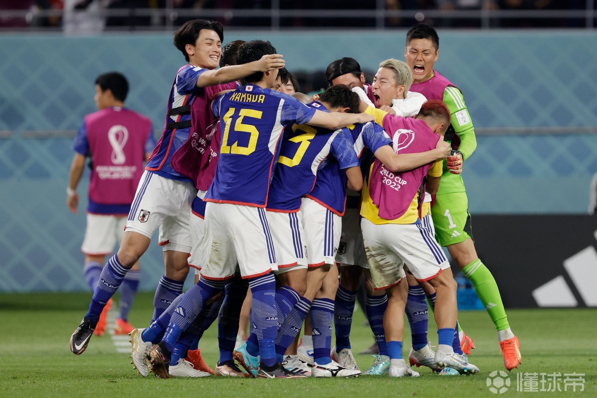 德国队逆转泰国队，辛杜统治全场