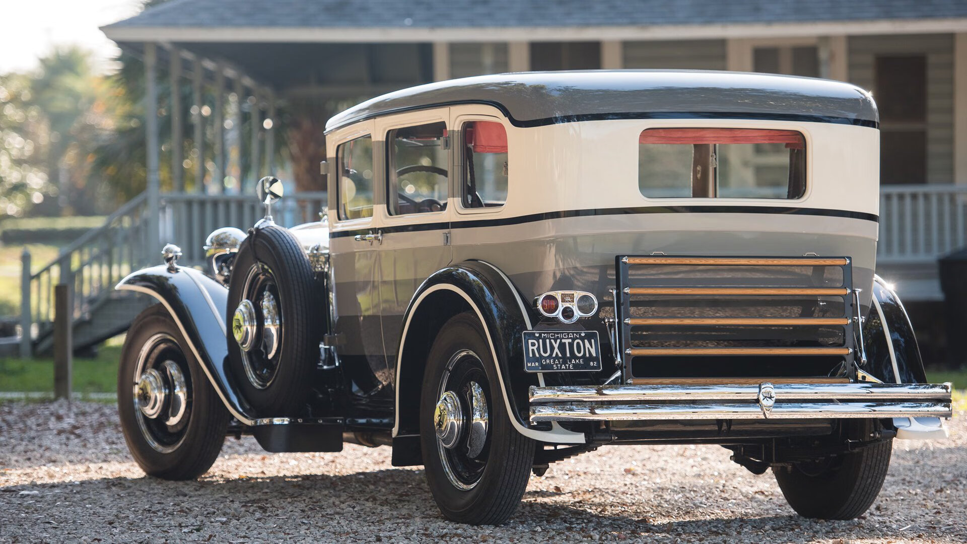 足球的双重震撼，韩国击溃英格兰，阿尔瓦雷斯欧冠决赛称王